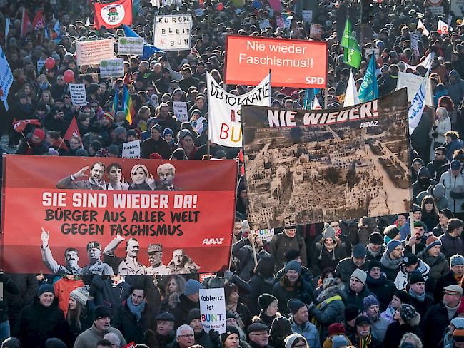 Demonstration gegen die Tagung der Rechtsparteien am Samstag in Koblenz.