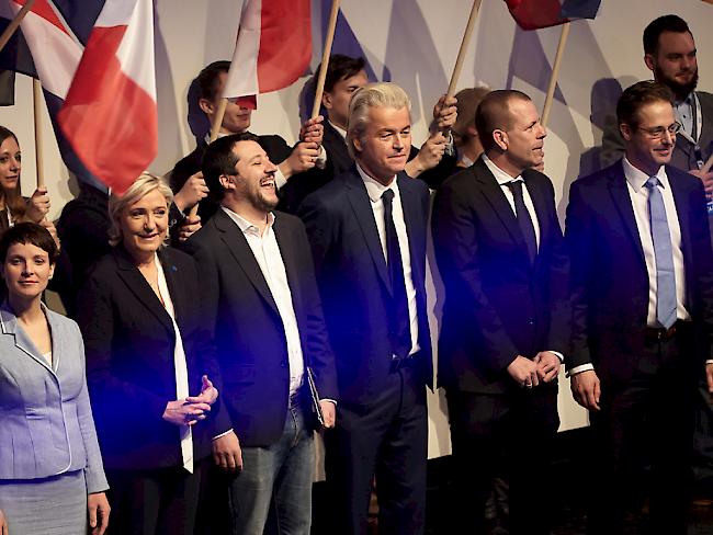 v.l.n.r.: Frauke Petry, Marine Le Pen, Matteo Salvini, Geert Wilders, Harald Vilimsky und Marcus Pretzell am Samstag in Koblenz.