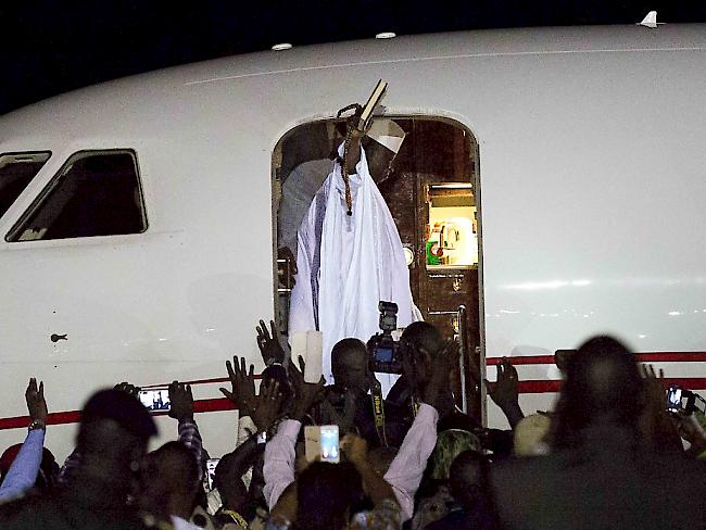 Nach 22 Jahren an der Macht geht Gambias abgewählter Präsident Yahya Jammeh ins Exil. Sein vermutliches Ziel: Guinea.