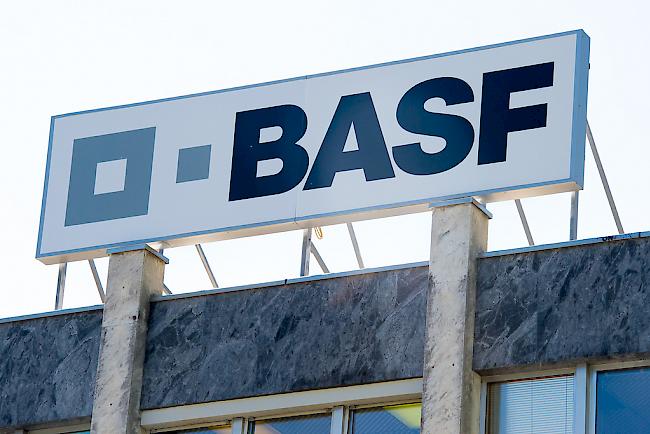 Auch BASF-Mitarbeiter in Monthey profitieren von einer Lohnerhöhung. 