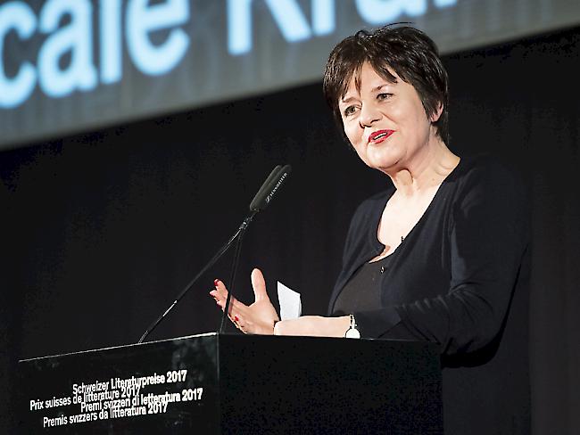 Grand-Prix-Gewinnerin Pascale Kramer spricht an der Verleihung der Schweizer Literaturpreise, am Donnerstag, 16. Februar 2017 in Bern. Der Schweizer "Grand Prix Literatur" ist mit 40