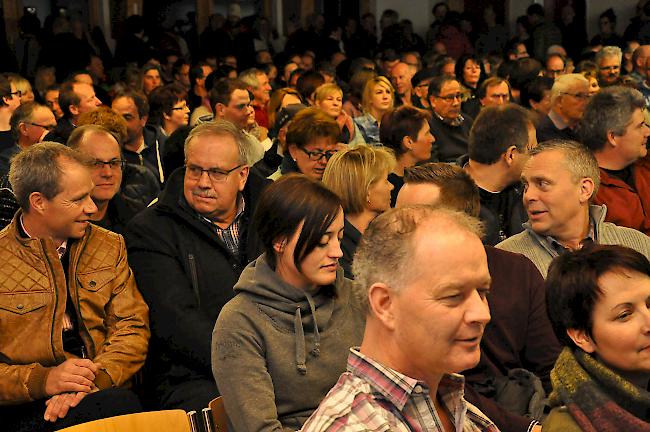 Das Mehrzweckgebäude war anlässlich der Konsultativabstimmung über die Zukunft der Bergbahnen zum Besten voll.