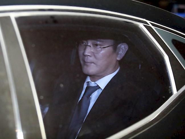 Samsung-Gruppen-Chef Jay Y. Lee bei seiner Verhaftung in Seoul.