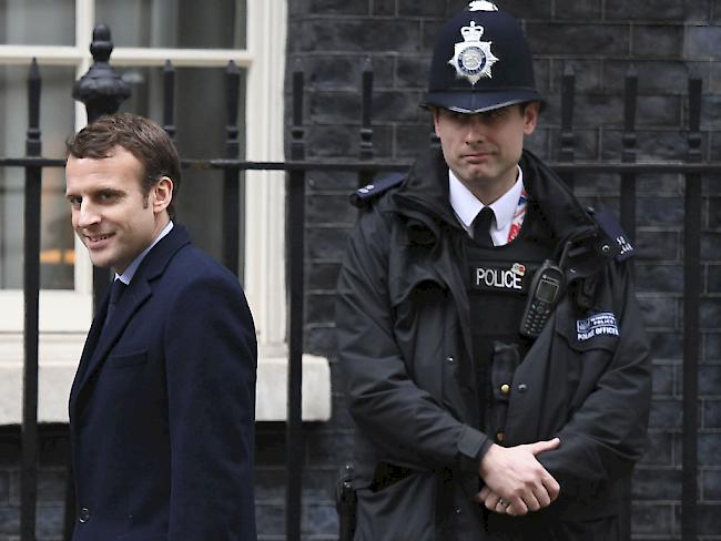Aussichtsreicher französischer Präsidentschaftskandidat in 10 Downing Street: Emmanuel Macron kurz vor seinem Empfang durch die britische Premierministerin Theresa May in ihrem Amtssitz in London.
