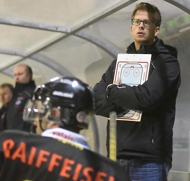 Trainer Martin Zerzuben und der EHC Saastal, die Saison ist nach der Heimniederlage gegen Düdingen zu Ende.