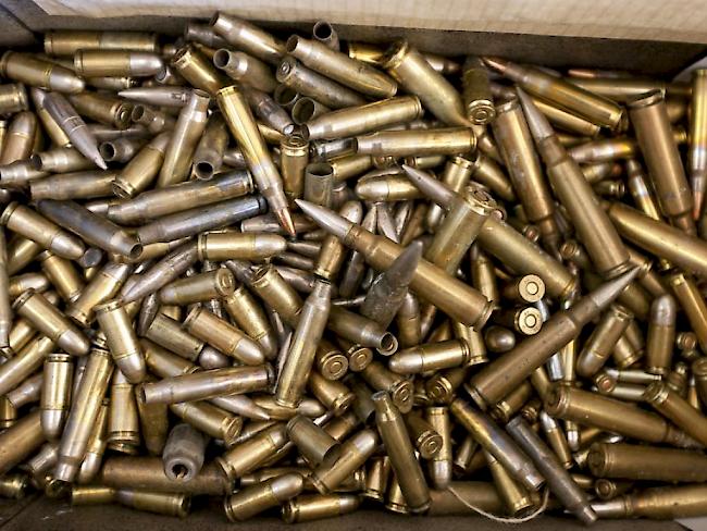 Die Polizei in Österreich hat bei einem 44 Jahre alten Mann diverse Waffen und grosse Mengen an Munition gefunden. (Symbolbild)