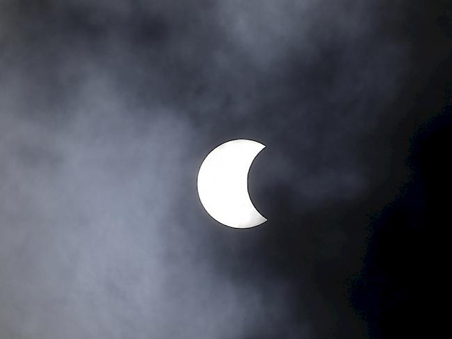 In Süden Argentiniens und Chiles hat sich am Sonntag eine beeindruckende ringförmige Sonnenfinsternis beobachten lassen.
