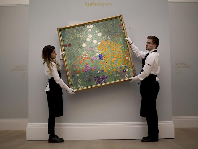 Eine hervorragende Geldanlage: Das 1907 entstandene Gemälde "Bauerngarten (Blumengarten)" des österreichischen Malers Gustav Klimt, das in den nächsten Stunden für mindestens 35 Millionen Pfund den Besitzer wechseln dürfte. (Archivbild)