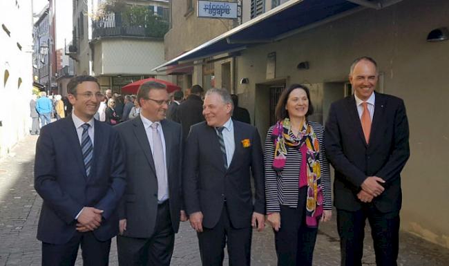 Die neue Walliser Regierung (von links): Frédéric Favre (FDP), Roberto Schmidt (CVP), Jacques Melly (CVP), Esther Waeber-Kalbermatten (SP) und Christophe Darbellay (CVP).