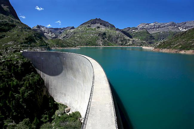 Erneuerbare Energien im Fokus. Im Bild: Der Staudamm von Emosson.