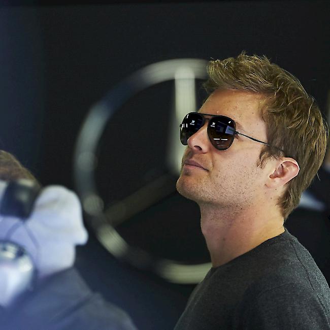 Ganz entspannt verfolgt der zurückgetretene Weltmeister Nico Rosberg Anfang März die ersten Testfahren in Barcelona