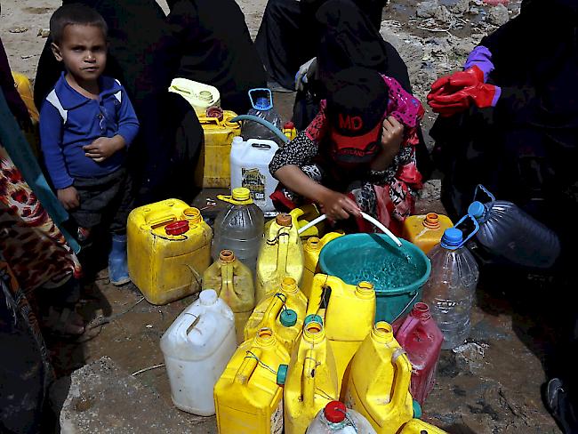 Menschen im Jemen leiden extreme Not. Nach Informationen der Hilfsorganisation Oxfam sind fast 7 Millionen Menschen im Jemen von Hunger bedroht.