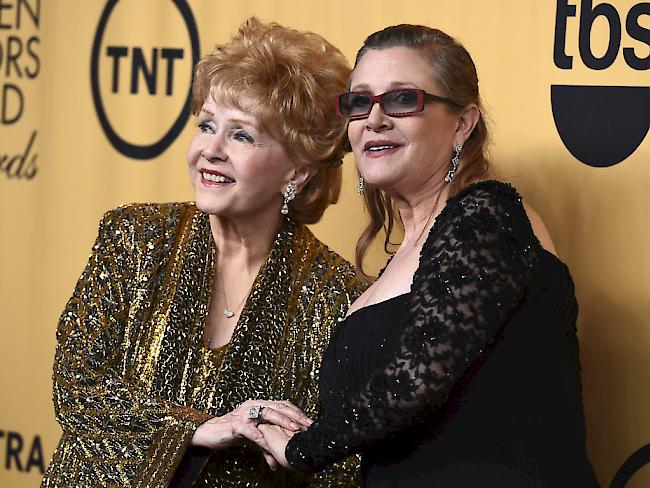 Posthume Party: Zu Ehren der verstorbenen Schauspielerinnen Debbie Reynolds und Tochter Carrie Fisher fanden sich in Los Angeles hunderte zu einer Show ein. (Archivbild)