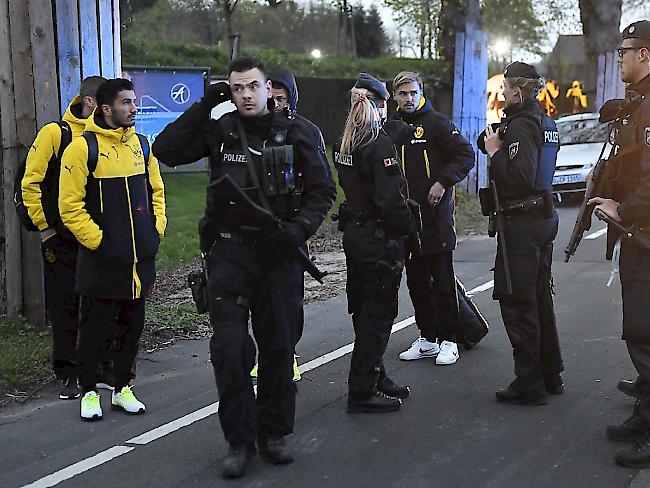 Spezialkräfte der deutschen Polizei haben den mutmasslichen Anschlagstäter auf den Bus von Borussia Dortmund gefasst. (Archivbild vom Anschlag)