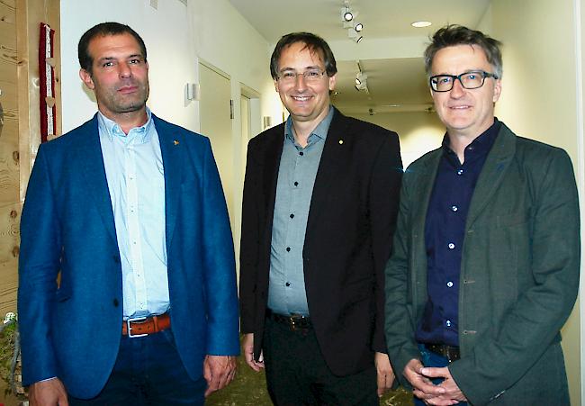 Grossrat Michel Schnyder, Moderator Thomas Egger und Fraktionschef Diego Clausen (von links) leiteten die Sitzung des CSPO-Parteirats.