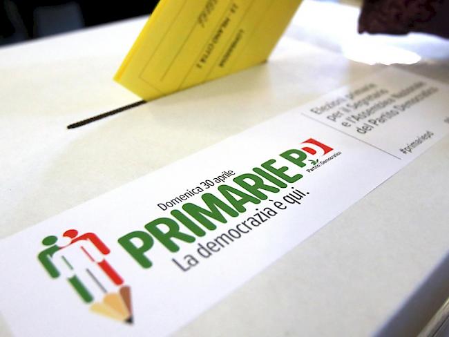 Die Demokratische Partei Italiens wählt einen neuen Vorsitzenden - Ex-Ministerpräsident Matteo Renzi möchte wieder Parteichef werden.