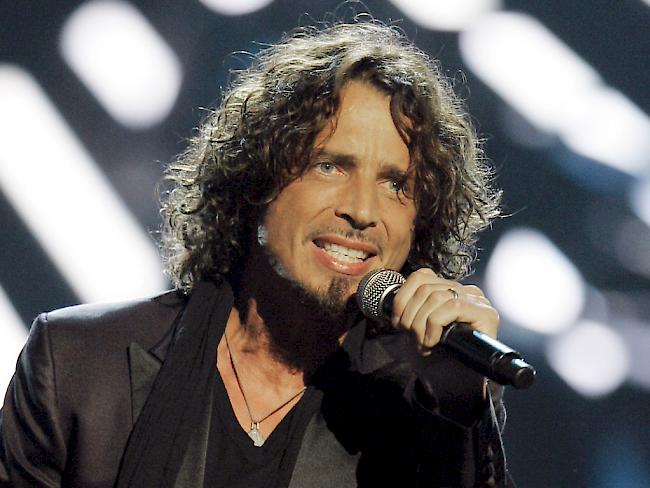 Noch sind die Todesumstände unklar: Sänger Chris Cornell ist überraschend im Alter von 52 Jahren gestorben. (Archivbild)