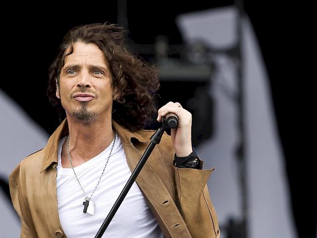 Noch sind die Todesumstände unklar: Sänger Chris Cornell ist überraschend im Alter von 52 Jahren gestorben. Am Mittwoch hatte er noch ein Konzert gegeben. (Archivbild)