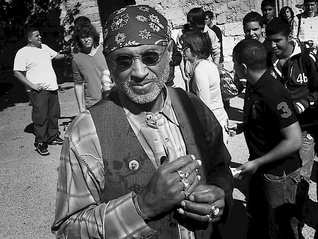 Der preisgekrönte Foto-Journalist Stanley Greene ist mit 68 Jahren in Paris gestorben.