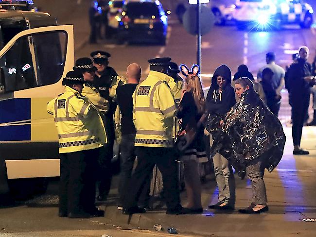 Mutmasslicher Terrorakt: Bei einer Explosion nach einem Konzern sind in der britischen Stadt Manchester mindestens 19 Tote und über 50 Verletzte zu beklagen.