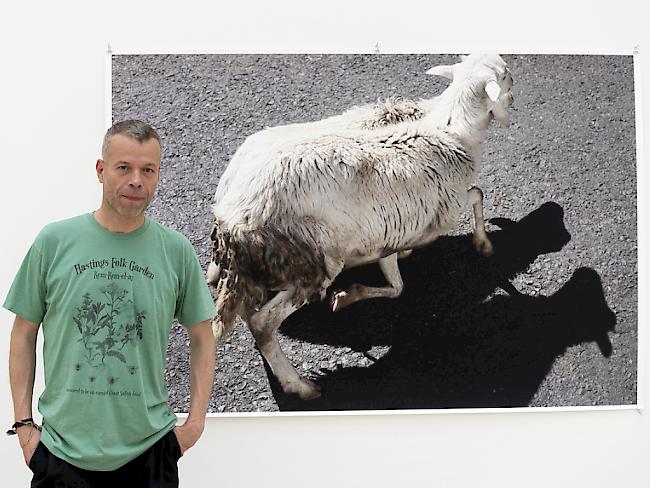 Wolfgang Tillmans vor seinem "Sheep Shadow": Am Sonntag, 28. Mai, eröffnet in der Fondation Beyeler die Ausstellung des deutschen Fotografen.