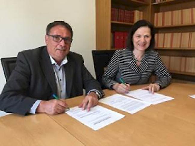 Kaufrechtsvertrag unterschrieben: Die vom Staat Wallis zu erwerbende Parzelle wird für die Erweiterung des Spitalzentrums Oberwallis in Brig benötigt.