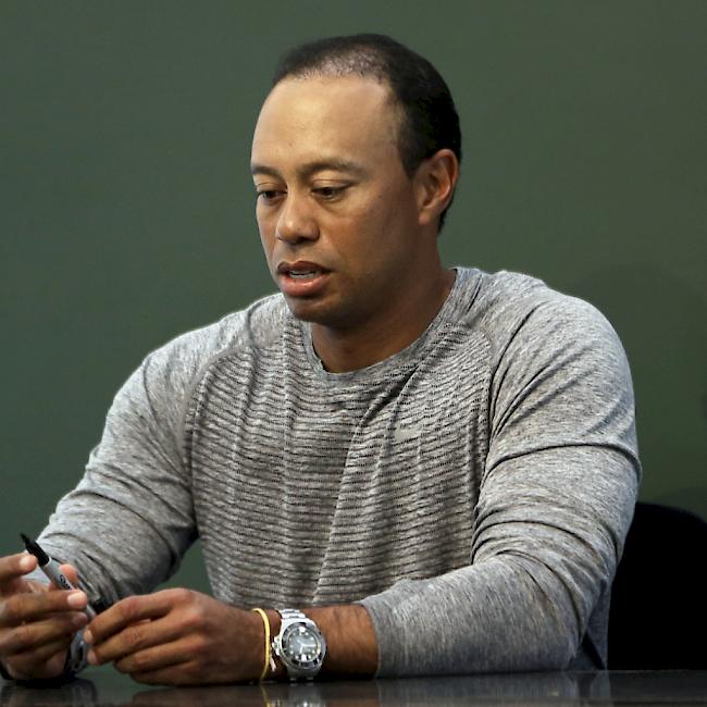 Tiger Woods signierte im letzten März in New York Ausgaben seines neusten Buches