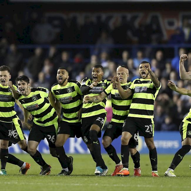 Jubel ohne Grenzen nach dem entscheidenden Penalty von Huddersfield