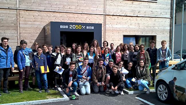 36 Schüler der OS Gampel-Steg zu Besuch bei winsun.