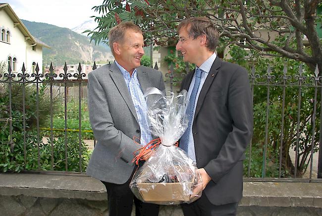 Erich von Siebenthal (links), Präsident des Schweizerischen Alpwirtschaftlichen Verbandes und Thomas Egger, Direktor der Schweizerischen Arbeitsgemeinschaft für die Berggebiete.