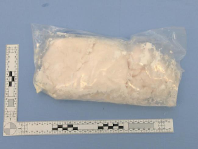 Dieses Amphetamin fand die Berner Kantonspolizei bei einer jungen Frau.