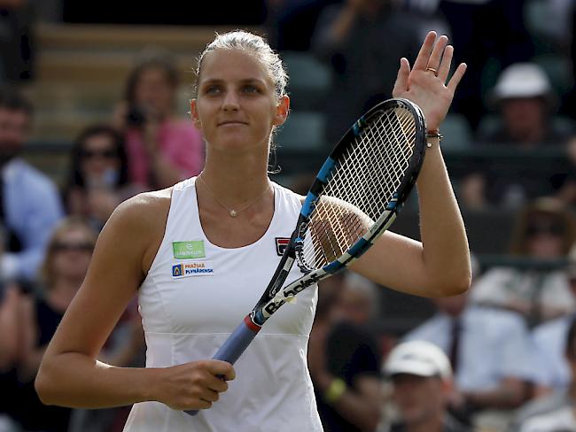 Karolina Pliskova winkt ins Publikum