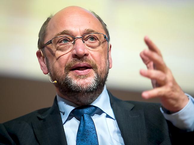 Der deutsche Kanzlerkandidat Martin Schulz hat bei einem Besuch in Paris die Europapolitik der amtierenden Kanzlerin Merkel kritisiert. (Archiv)