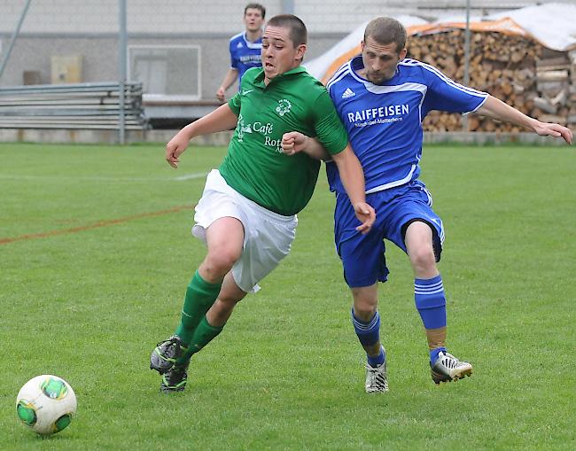 Christoph Andres (rechts) und der FC St. Niklaus: Wohl wieder "nur" 4. Liga.