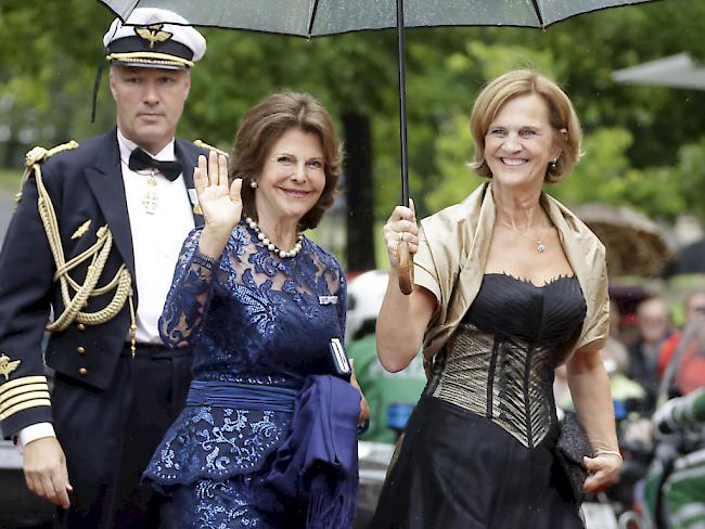 Glanz und Gloria zum Auftakt der Bayreuther Festspiele: Königin Silvia von Schweden (Mitte) lässt sich die Opern-Premiere nicht entgehen.