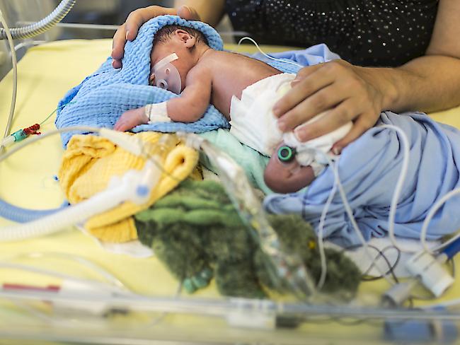 Neugeborene, Frühchen und Kinder mit einer Grunderkrankung sind besonders gefährdet, an einer Blutvergiftung zu erkranken. (Archivbild)