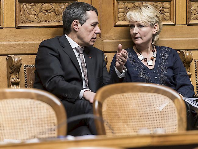 Die FDP-Nationalräte Ignazio Cassis (TI) und Isabelle Moret (VD) wollen beide die Nachfolge von Didier Burkhalter antreten, ebenso der Genfer Regierungsrat Pierre Maudet. (Archivbild)
