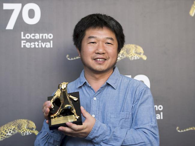 Mit seinem unaufgeregten Dokumentarfilm über das Sterben einer alten Frau überzeugte der chinesische Regisseur und Fotograf Wang Bing alle: "Mrs. Fang" erhält den Goldenen Leoparden des 70. Filmfestivals Locarno.