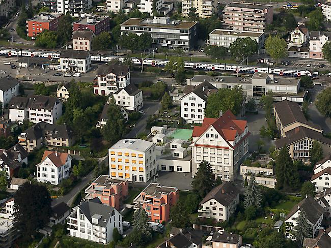 Hier lebt es sich laut "Weltwoche" weiterhin am besten: die Gemeinde Rüschlikon am linken Ufer des Zürichsees mit 5600 Einwohnern. (Archivbild)