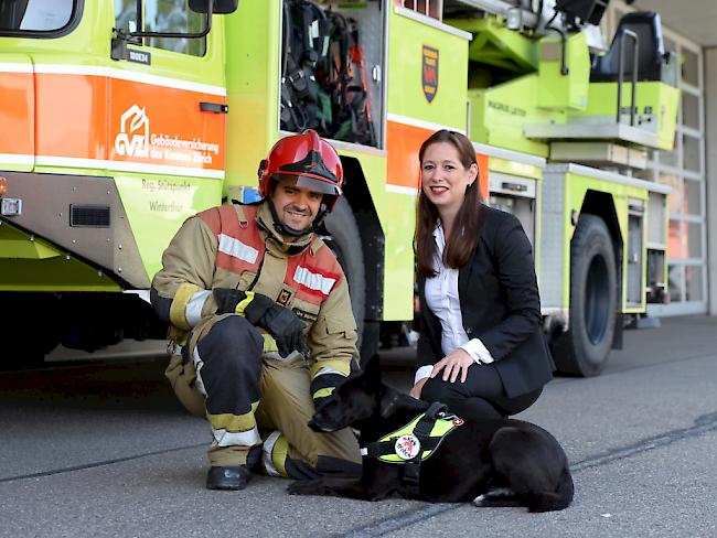 Die Tierschutzorganisation Vier Pfoten und der Schweizerische Feuerwehrverband (SFV) haben das erste schweizweite und länderübergreifende Notfallset zur Tierrettung lanciert.
