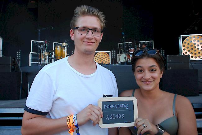 Markus und Jessica aus Solothurn warten auf das Konzert von «Milky Chance».