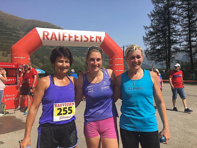 Podest Viertelmarathon: Lucia Näfen, Flurina Volken und Claudia Hischier (von links)