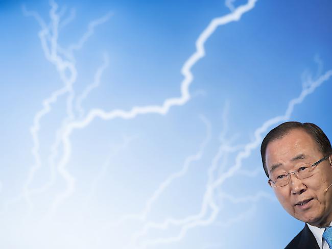Er glaube ans Gelingen der Energiewende, sagte Ban Ki Moon am Donnerstag vor diesem Hintergrundbild in Bern.