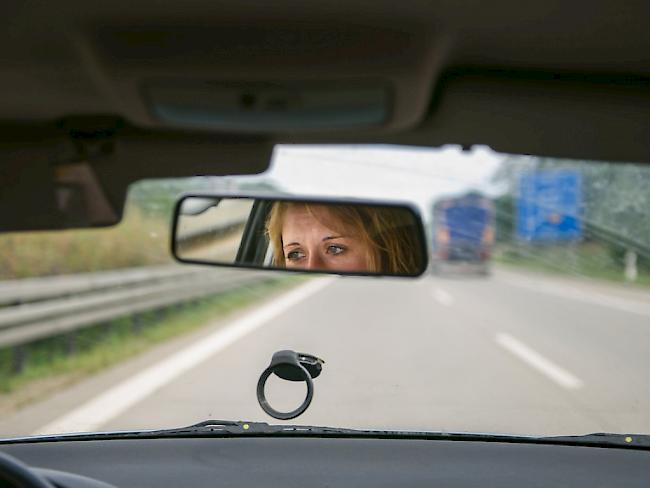 Auf den deutschen Autobahnen in der Grenzregion zur Schweiz kommt es immer wieder zu illegalen Rennen. (Symbolbild)