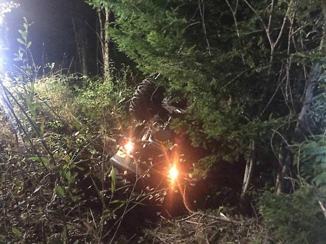 Der 35-jährige Quadfahrer stürzte mit seinem Gefährt in einem Waldstück und verletzte sich tödlich.