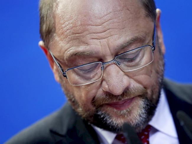 Die SPD hat bei den Bundestagswahlen eine schwere Schlappe eingefahren: Kanzlerkandidat und Parteichef Martin Schulz gesteht die Niederlage ein und kündigt den Gang der SPD in die Opposition an.