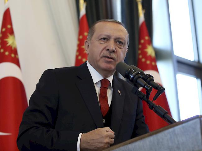 Wirft den USA vor, in ihrer Vertretung in Istanbul einen Verdächtigen zu verstecken: Der türkische Präsident Erdogan.