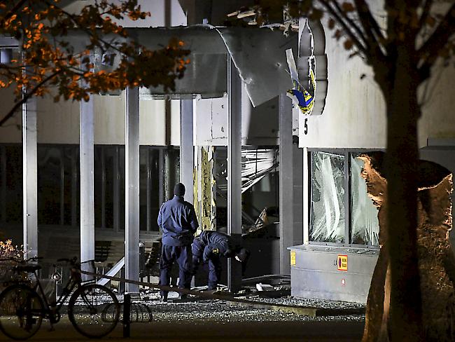 Eine gewaltige Explosion hat in der Nacht eine Polizeiwache im schwedischen Helsingborg schwer beschädigt.