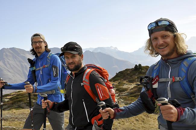 15 Tage waren Sebastian Imhof, Rafi Imhof und Michael Kambly (von links) unterwegs. Am Freitag sind die drei Welterbe-Umwanderer gesund auf der Moosfluh angekommen.