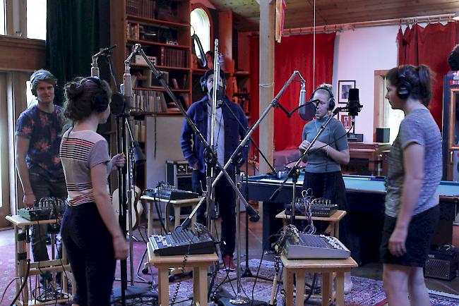 Die Zermatter Band Wintershome in den den Bear Creek Studios in Seattle. 